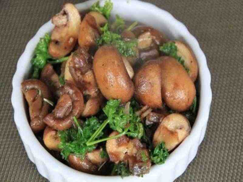 Italienische Champignons in Balsamico