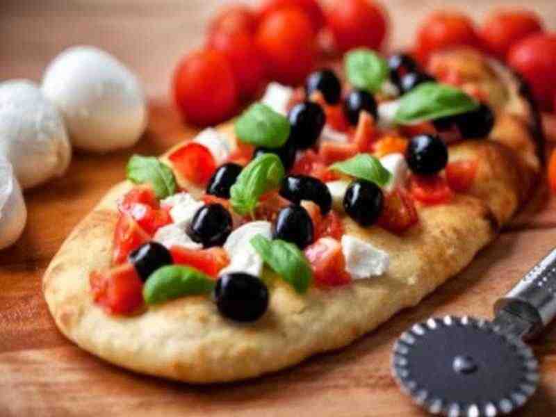 Focaccia mit frischen Tomaten 