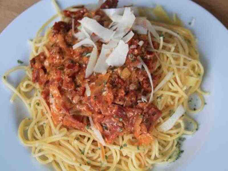 Pasta mit Chorizo - Zwiebelsauce