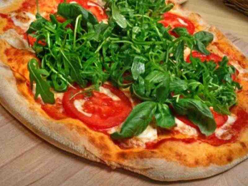 Pizza Schinken Rucola Rezept