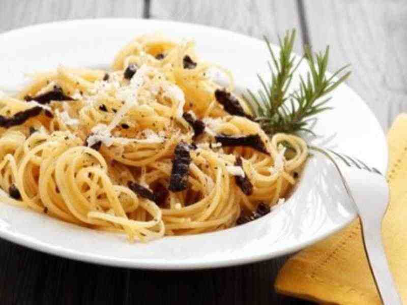 Spaghetti mit getrockneten Tomaten