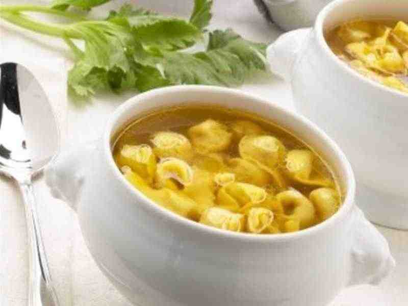 Tortellini-Zitronensuppe