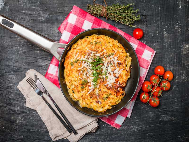 Nudelauflauf mit Ei, Schinken und Käse überbacken Rezept