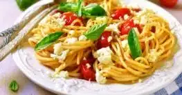 Tomaten-Pasta mit Ricotta